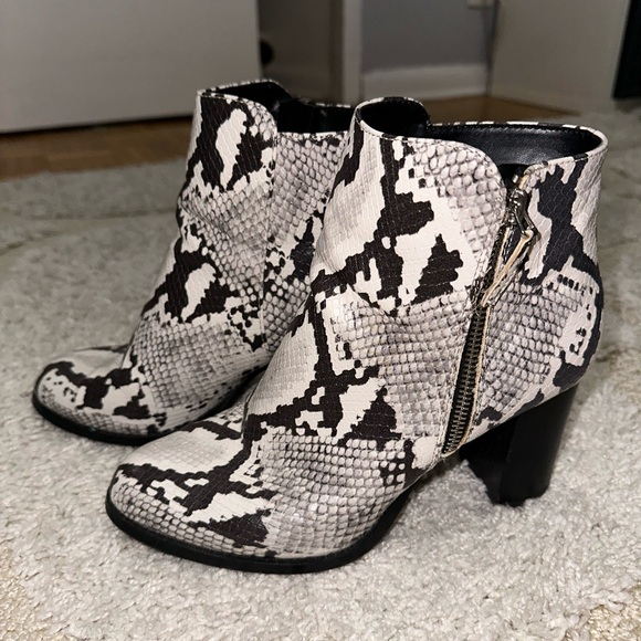Aldo Snakeskin booties - Picture 2 of 5
